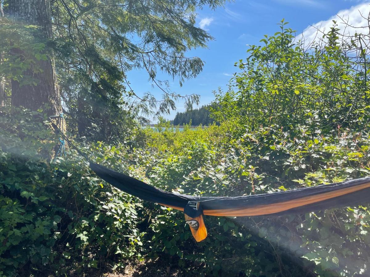 So Damn Lucky Glamping Hotell Ucluelet Eksteriør bilde