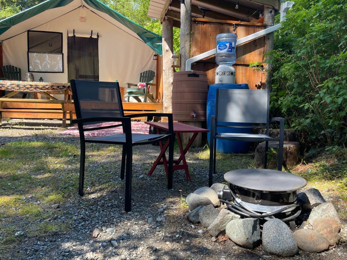 So Damn Lucky Glamping Hotell Ucluelet Eksteriør bilde