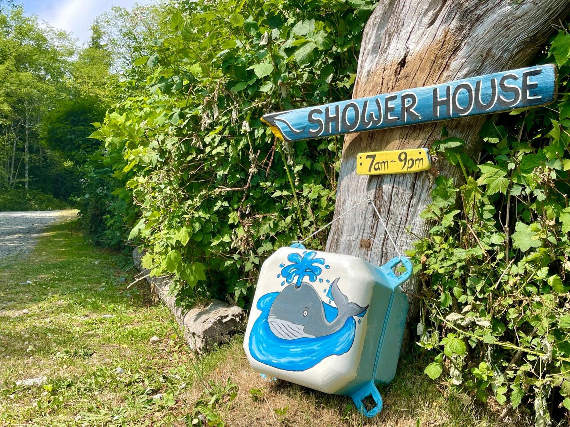 So Damn Lucky Glamping Hotell Ucluelet Eksteriør bilde